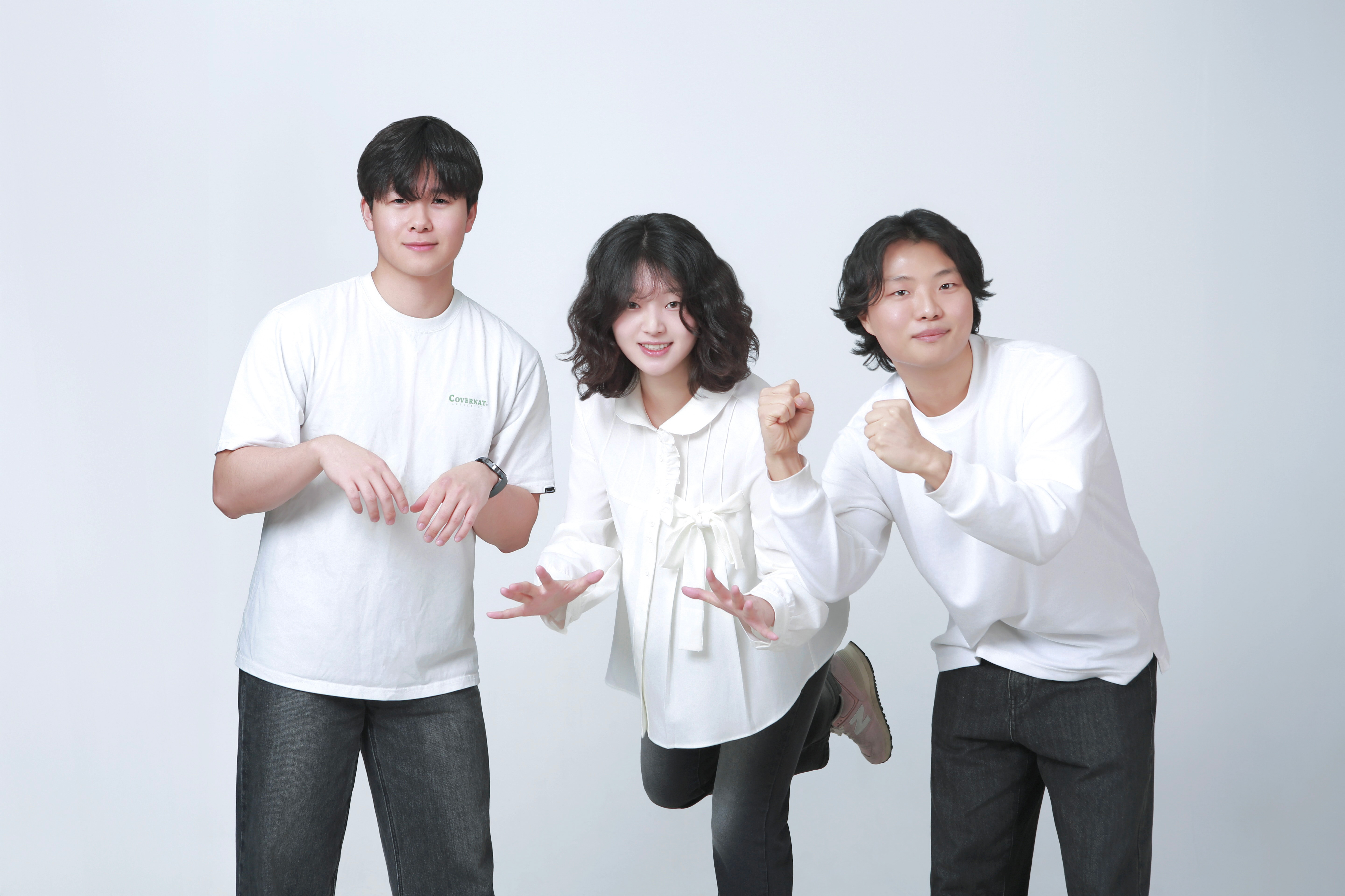 여우와 베짱이 단체 사진